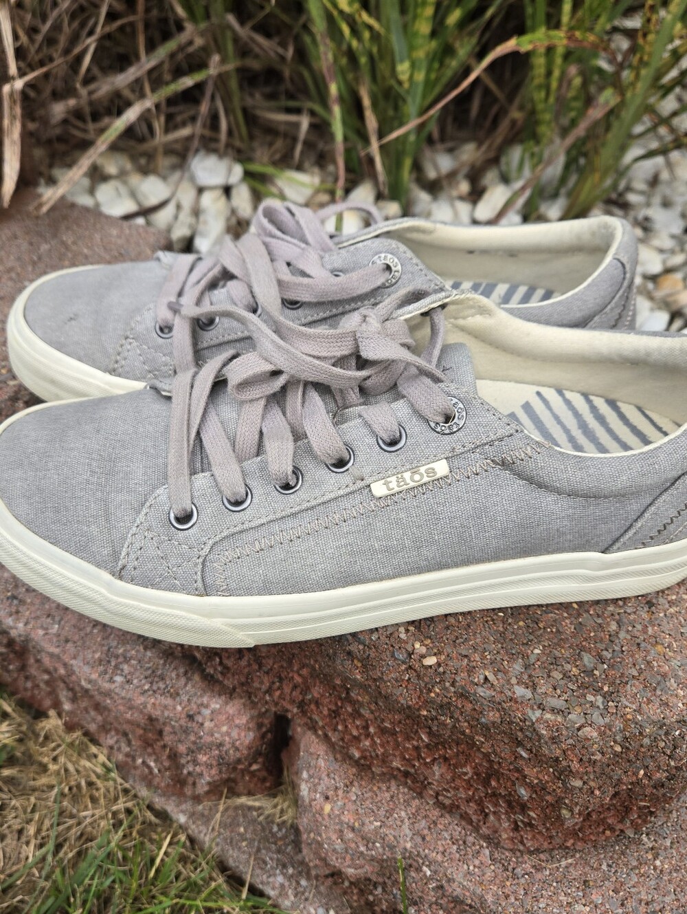 Taos Plim Soul Womens 8.5 Grey Wash Canvas Lace Up Comfort Platform Sneakers